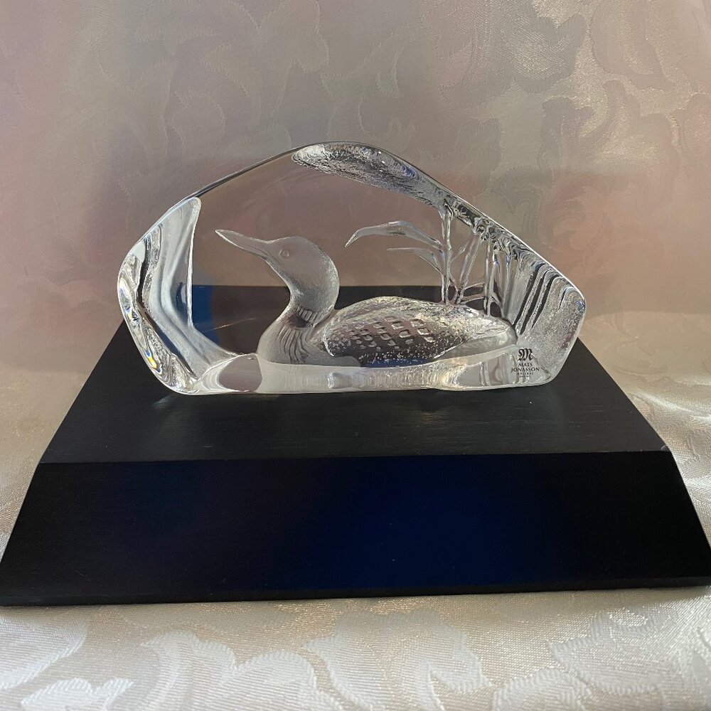 Signed Mats Jonasson Loon Maleras Swedish Glass Paperweight
